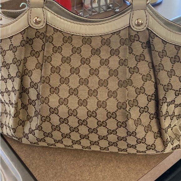 Gucci Suki  GG Shoulder Bag - Picture 4 of 16